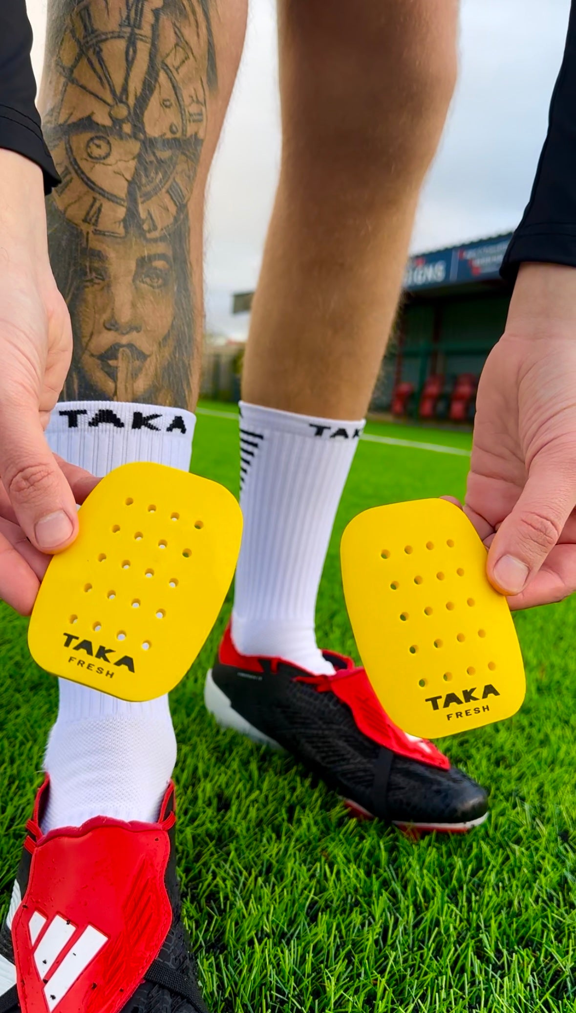 TAKA Fresh Mini Shin Pads