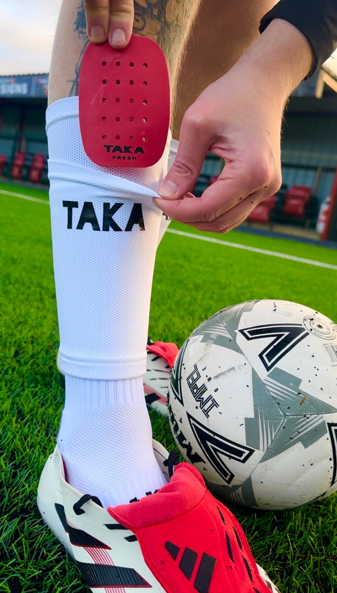 TAKA Fresh Mini Shin Pads